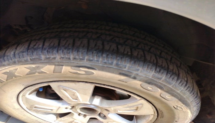 2012 Mahindra XUV500 W8, Diesel, Manual, 2,04,235 km, tyre