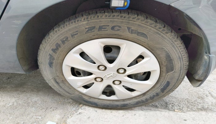 2012 Hyundai i10 SPORTZ 1.2, Petrol, Manual, 31,000 km, tyre