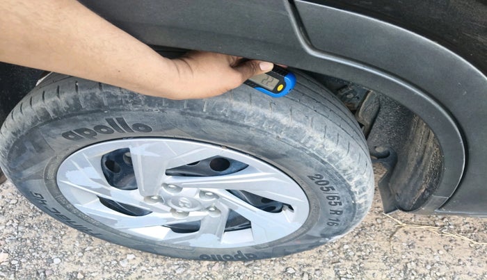 2023 Hyundai Creta EX 1.5 PETROL, Petrol, Manual, 45,006 km, tyre