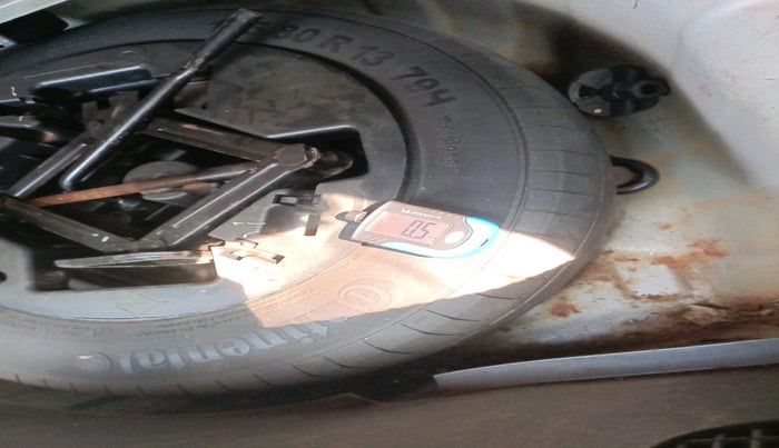 2011 Hyundai i10 MAGNA 1.2, Petrol, Manual, 1,02,734 km, tyre