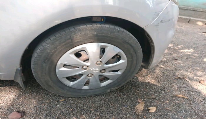 2011 Hyundai i10 MAGNA 1.2, Petrol, Manual, 1,02,734 km, tyre