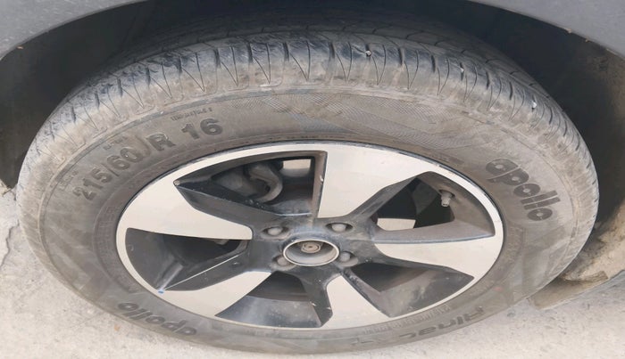 2018 Tata NEXON XZ PLUS DIESEL, Diesel, Manual, 2,01,058 km, tyre