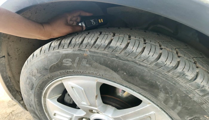 2014 Mahindra XUV500 W8, Diesel, Manual, 1,77,689 km, tyre