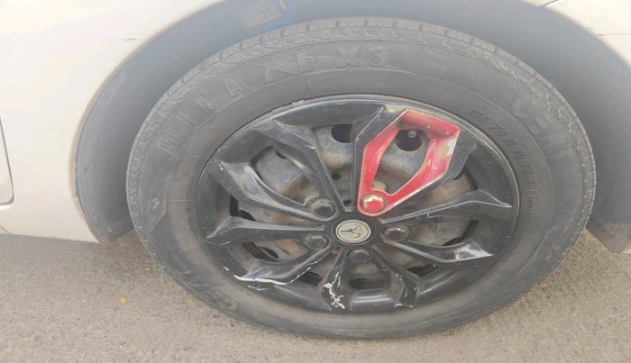 2014 Hyundai Eon MAGNA +, Petrol, Manual, 1,02,696 km, tyre