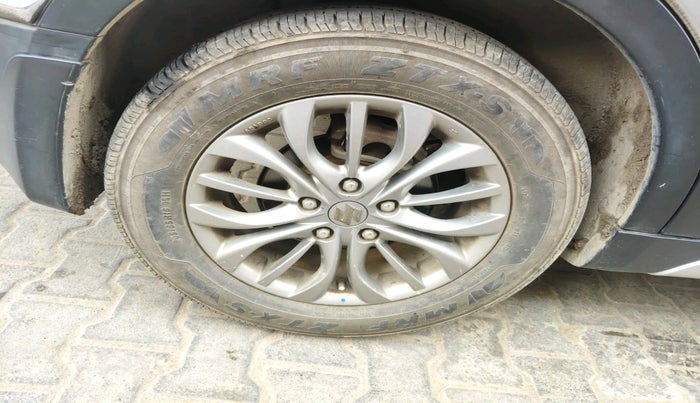2017 Maruti S Cross ZETA 1.3, Diesel, Manual, 1,02,693 km, tyre