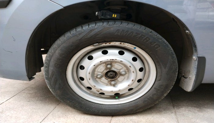 2015 Maruti Wagon R 1.0 LXI CNG, CNG, Manual, 85,453 km, tyre