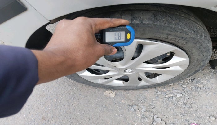 2013 Maruti Wagon R 1.0 VXI, CNG, Manual, 1,42,175 km, tyre