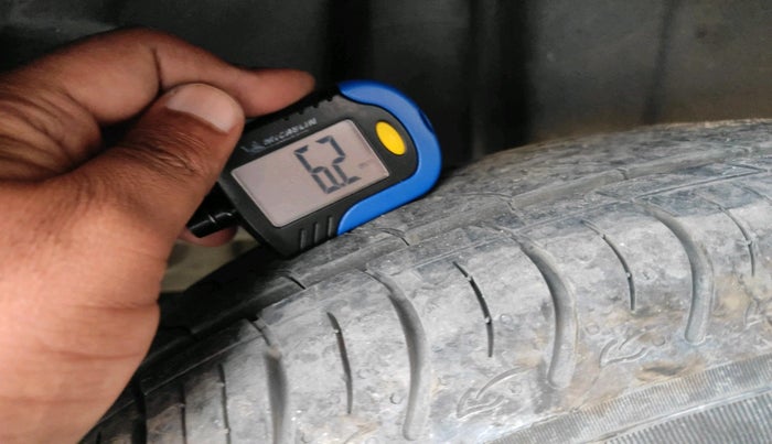 2015 Maruti Ciaz ZXI AT, Petrol, Automatic, 87,816 km, tyre