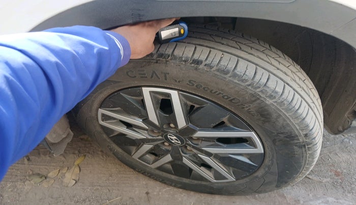 2023 Hyundai VENUE S (O) 1.0 Turbo Petrol DCT, Petrol, Automatic, 13,782 km, tyre