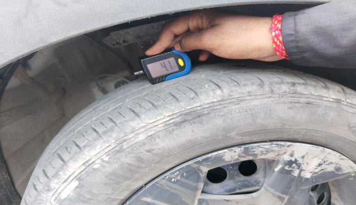 2023 Hyundai VENUE S 1.2, Petrol, Manual, 25,739 km, tyre