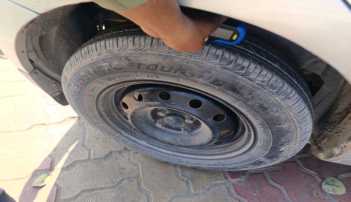 2016 Maruti Swift VDI, Diesel, Manual, 83,104 km, tyre