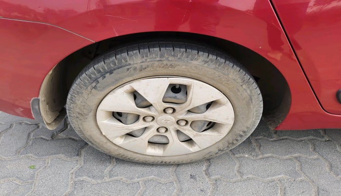 2016 Hyundai Xcent S 1.2, Petrol, Manual, 49,239 km, tyre