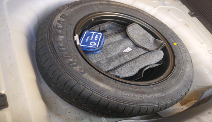 2021 KIA SONET HTK PLUS 1.2, Petrol, Manual, 73,736 km, tyre