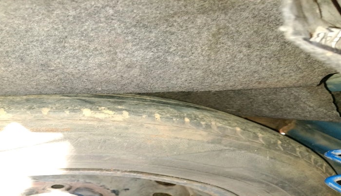 2013 Honda Brio S MT, Petrol, Manual, 76,394 km, tyre