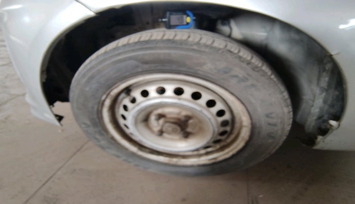 2013 Honda Amaze 1.5L I-DTEC E, Diesel, Manual, 1,31,537 km, tyre