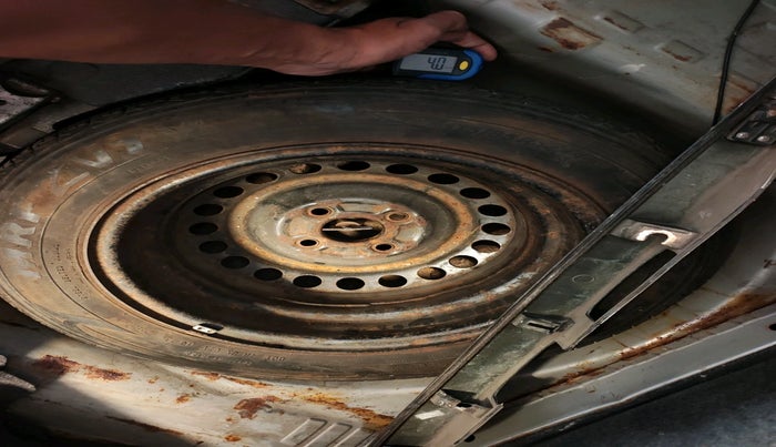 2013 Honda Amaze 1.5L I-DTEC E, Diesel, Manual, 1,31,537 km, tyre