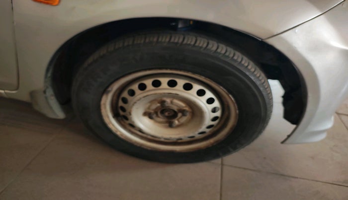 2013 Honda Amaze 1.5L I-DTEC E, Diesel, Manual, 1,31,537 km, tyre