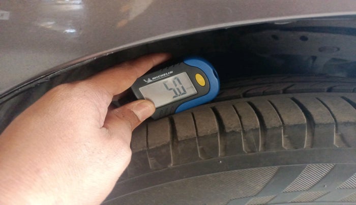 2013 Honda City 1.5L I-VTEC S MT, Petrol, Manual, 1,30,486 km, tyre