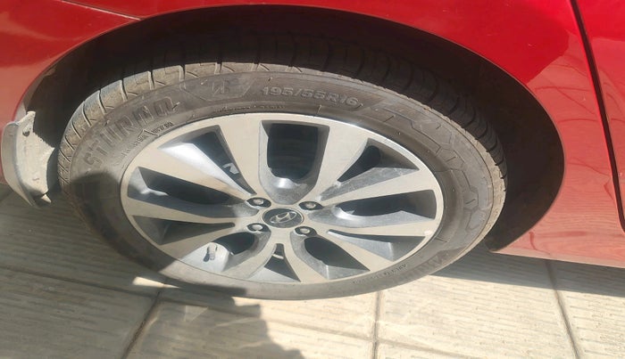 2015 Hyundai Verna FLUIDIC 4S 1.6 VTVT S(O), Petrol, Manual, 60,282 km, tyre