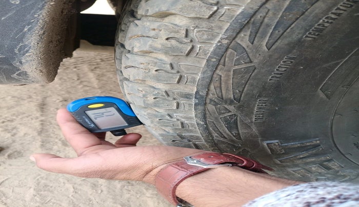 2017 Tata Hexa XM 4X2 7 STR, Diesel, Manual, 1,35,000 km, tyre