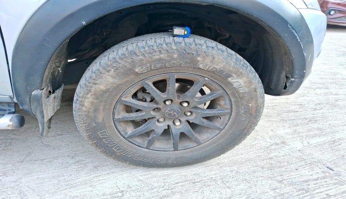 2013 Mitsubishi Pajero Sport 2.5 MT 4X4, Diesel, Manual, 1,21,692 km, tyre