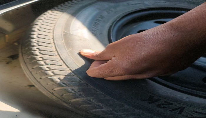 2014 Maruti Swift Dzire VXI, Petrol, Manual, 63,405 km, tyre