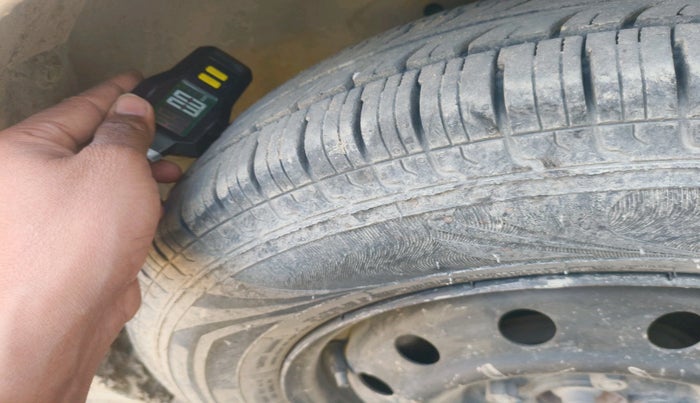 2014 Maruti Swift Dzire VXI, Petrol, Manual, 63,405 km, tyre