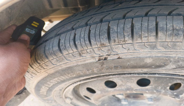 2014 Maruti Swift Dzire VXI, Petrol, Manual, 63,405 km, tyre