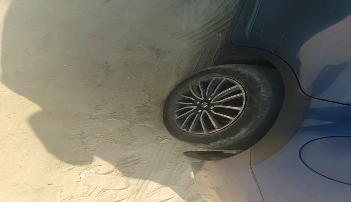 2019 Maruti Dzire ZXI PLUS AMT, CNG, Automatic, 95,786 km, tyre