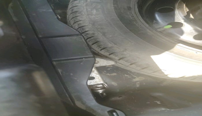 2019 Maruti Dzire ZXI PLUS AMT, CNG, Automatic, 95,786 km, tyre