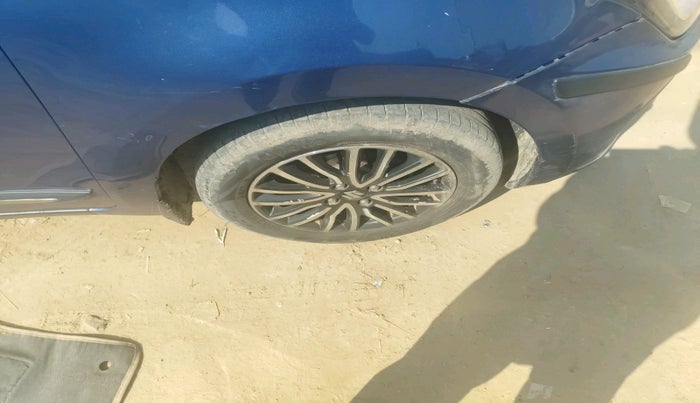 2019 Maruti Dzire ZXI PLUS AMT, CNG, Automatic, 95,786 km, tyre