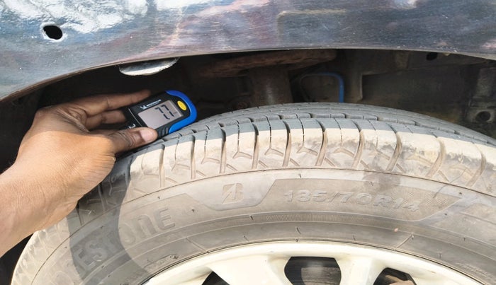 2017 Mahindra Kuv100 K6 PLUS 6 STR, Petrol, Manual, 1,01,081 km, tyre