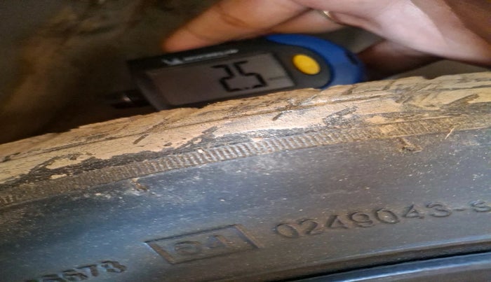 2016 Maruti Wagon R 1.0 VXI, Petrol, Manual, 74,768 km, tyre