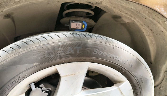 2013 Renault Duster 85 PS RXL DIESEL, Diesel, Manual, 1,59,983 km, tyre