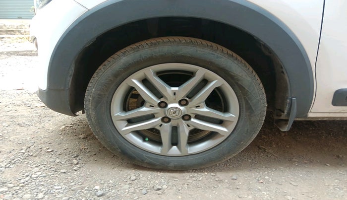 2020 Renault TRIBER RXZ AMT, Petrol, Automatic, 1,30,454 km, tyre