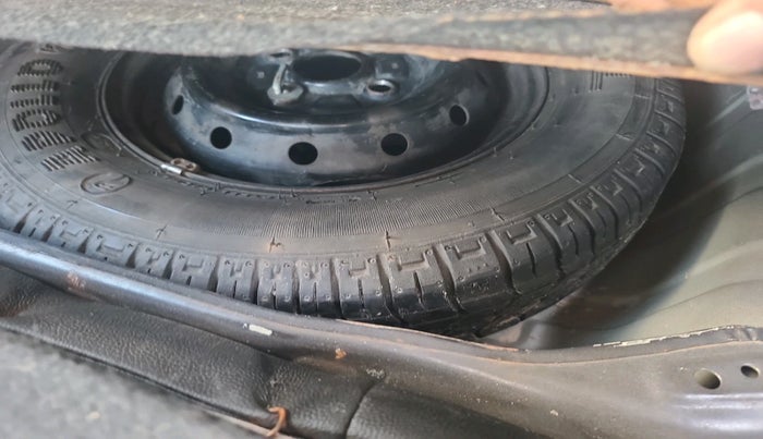 2015 Maruti Alto 800 LXI, CNG, Manual, 77,653 km, tyre