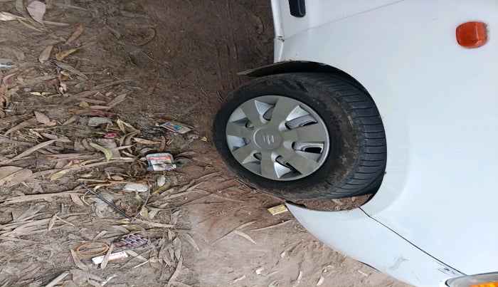 2014 Maruti Alto K10 LXI, CNG, Manual, 94,930 km, tyre