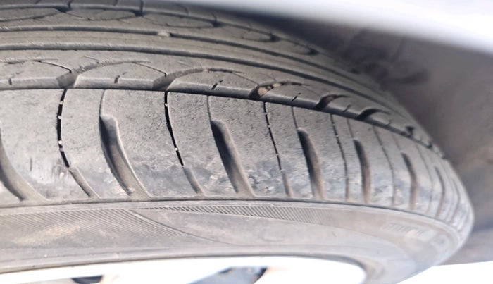 2015 Hyundai Grand i10 SPORTZ 1.2 KAPPA VTVT, Petrol, Manual, 43,759 km, tyre