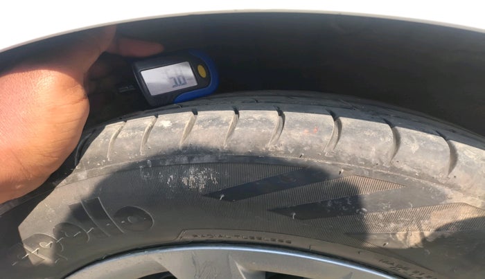 2015 Hyundai Grand i10 MAGNA 1.1 CRDI, Diesel, Manual, 1,89,845 km, tyre