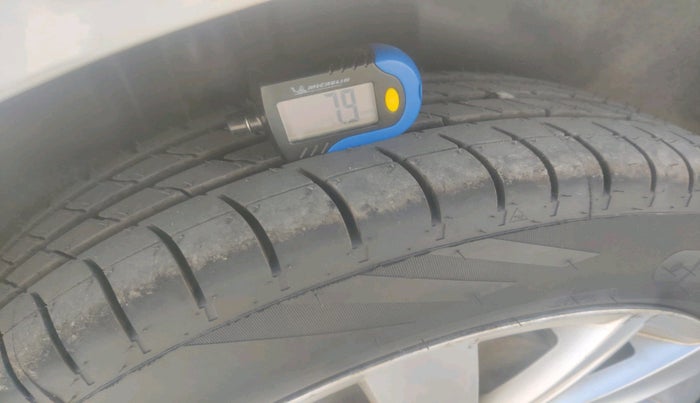 2016 Volkswagen Vento HIGHLINE 1.5 AT, Diesel, Automatic, 1,47,888 km, tyre