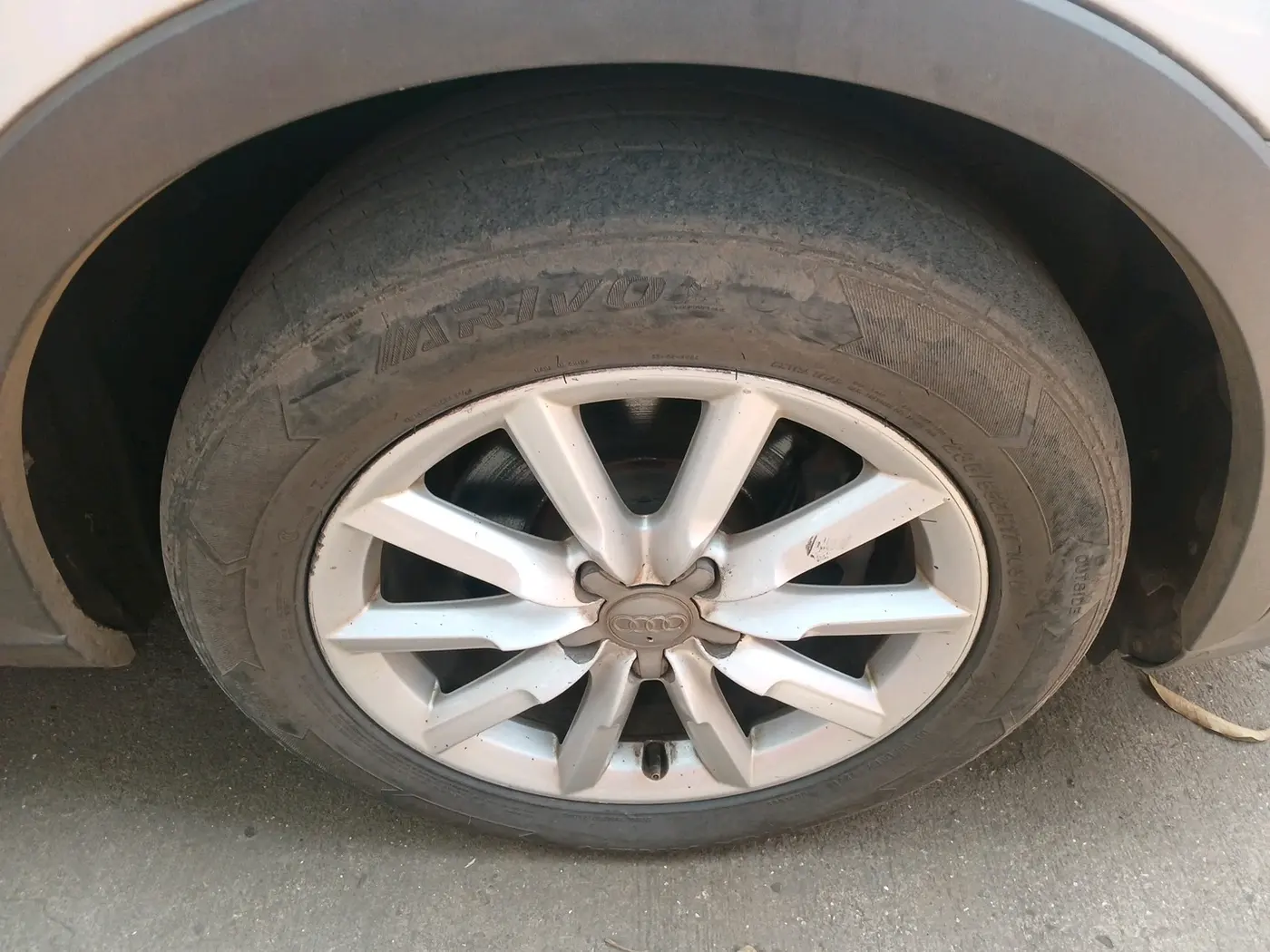 2012 Audi Q3 2.0 QUATTRO TDI AT, Diesel, Automatic, 1,59,617 km, tyre