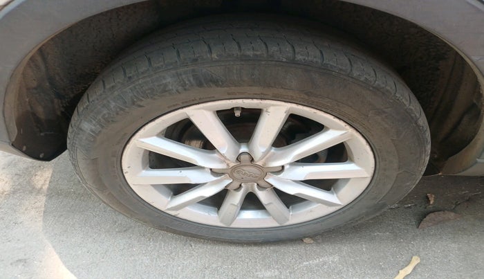 2012 Audi Q3 2.0 QUATTRO TDI AT, Diesel, Automatic, 1,59,617 km, tyre