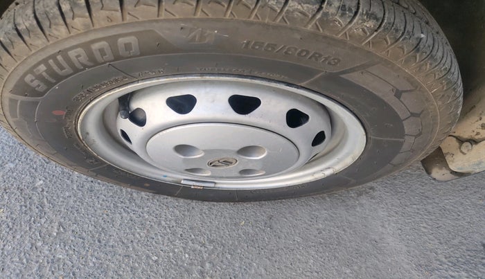 2017 Tata Tiago XM PETROL, Petrol, Manual, 66,469 km, tyre