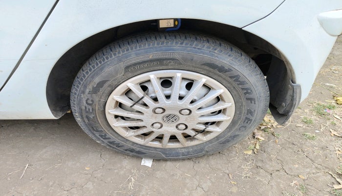 2012 Hyundai i10 ERA 1.1, CNG, Manual, 91,106 km, tyre