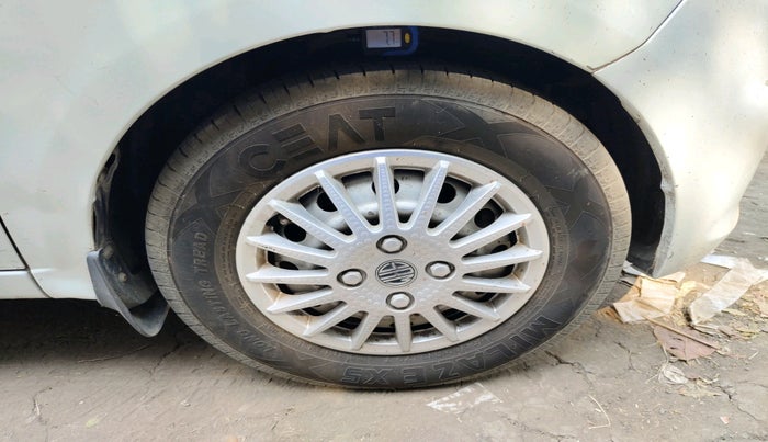 2012 Hyundai i10 ERA 1.1, CNG, Manual, 91,106 km, tyre