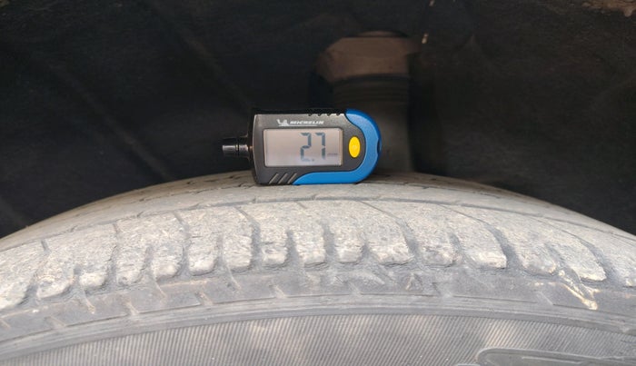 2018 Volkswagen TIGUAN HIGHLINE TDI AT, Diesel, Automatic, 1,01,625 km, tyre