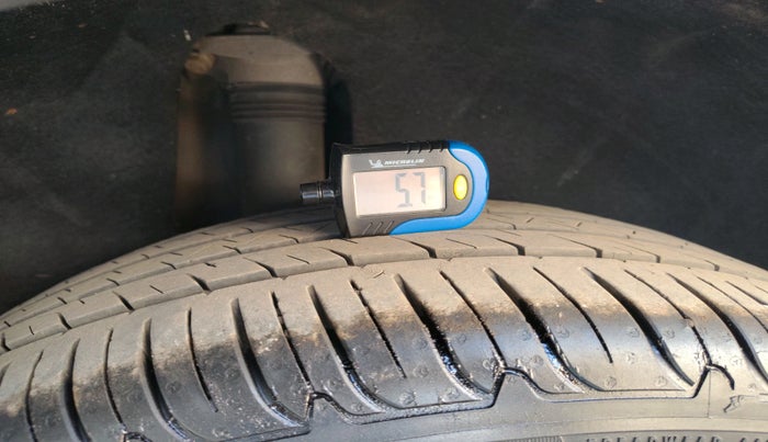 2018 Volkswagen TIGUAN HIGHLINE TDI AT, Diesel, Automatic, 1,01,625 km, tyre