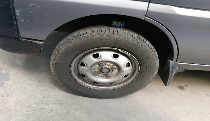 2014 Maruti Eeco 5 STR, Petrol, Manual, 1,02,344 km, tyre