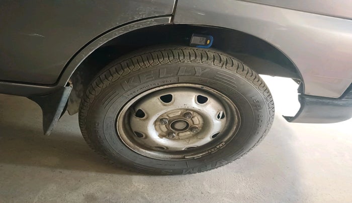 2014 Maruti Eeco 5 STR, Petrol, Manual, 1,02,344 km, tyre