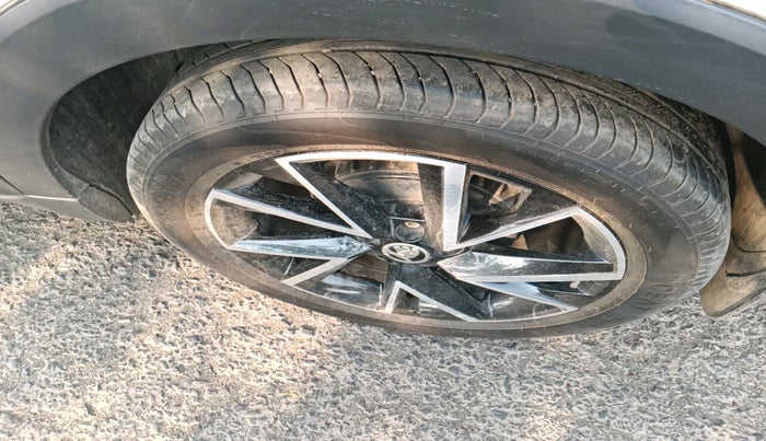 2022 Skoda KUSHAQ AMBITION 1.0L TSI MT, Petrol, Manual, 16,248 km, tyre